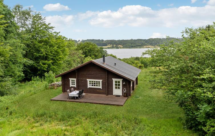 Feriehus for 4 personer, med Terrasse og Hage i Danmark