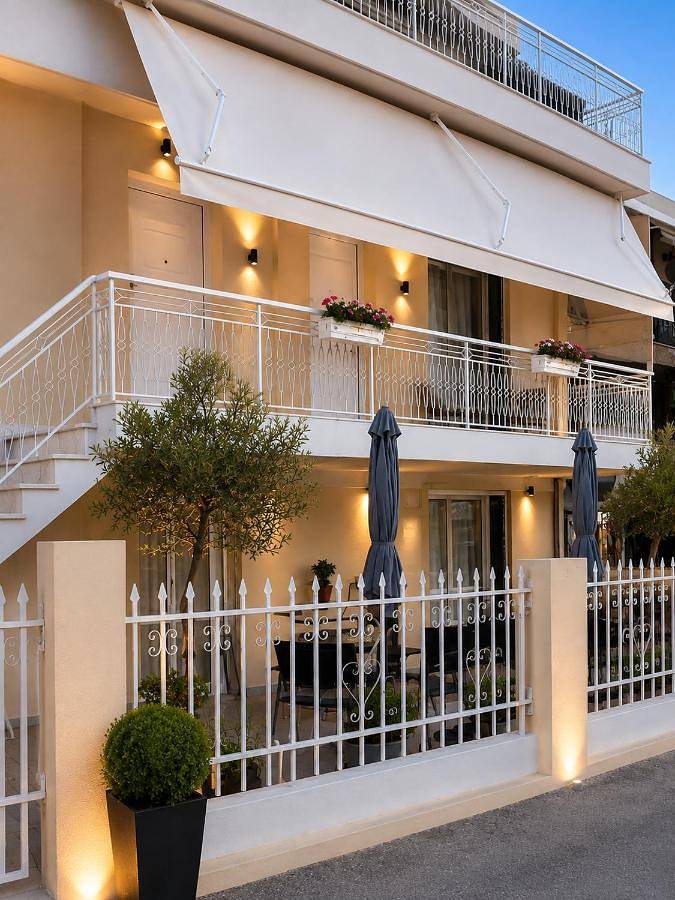 Gîte pour 3 personnes, avec Balcon et Terrasse ainsi que Jardin et Vue dans Nea Kallikratia - 2