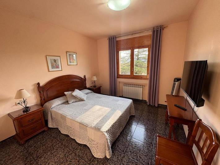 Casa de huéspuedes para 3 personas, con jardín y vistas en Cardona 