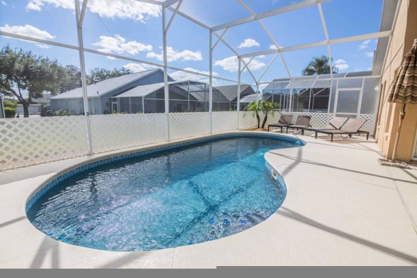 Colorful & Family-Friendly 4-Bedroom Villa with South-Facing Pool in Southern Dunes Golf & Country Club ⛳☀️ in Haines City, Central Florida