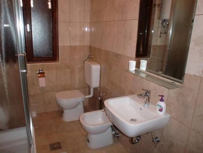 Ganze Wohnung, Große Ferienwohnung in Novigrad mit Schönem Garten in Novigrad, Umag und Umgebung