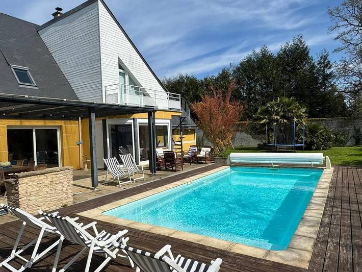 Maison de vacances pour 8 personnes, avec terrasse ainsi que jardin et piscine, animaux acceptés