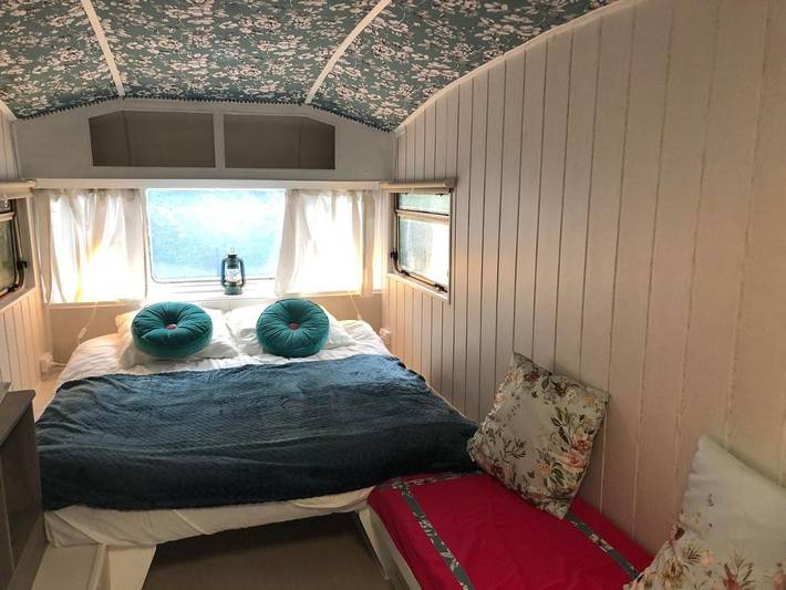 Gîte pour 2 personnes, avec terrasse et vue dans Lac de Drennec