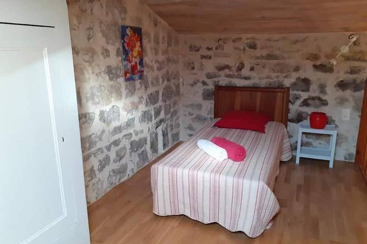 Gîte pour 2 personnes, avec piscine et terrasse à Joyeuse - 3