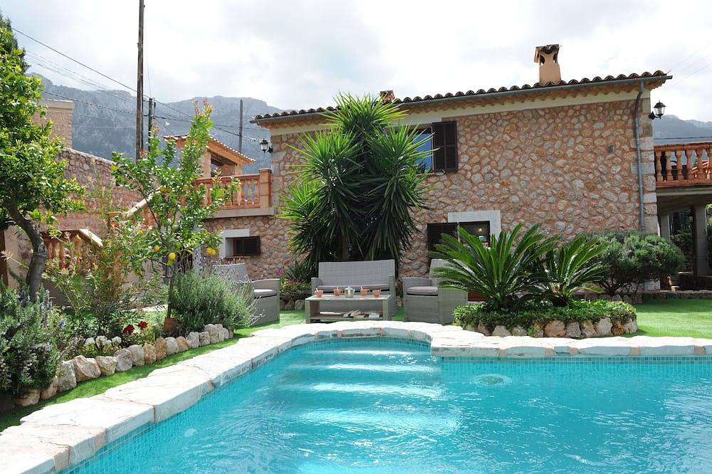 Bonita casa con piscina y barbacoa. Playa a 3 kms. Centro Sóller a 800 metros. in L'Horta, Sóller