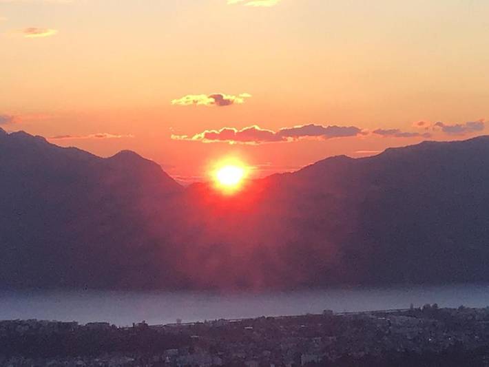 Gîte pour 4 personnes, avec vue ainsi que jardin et vue sur le lac à Pugny-Chatenod - 2