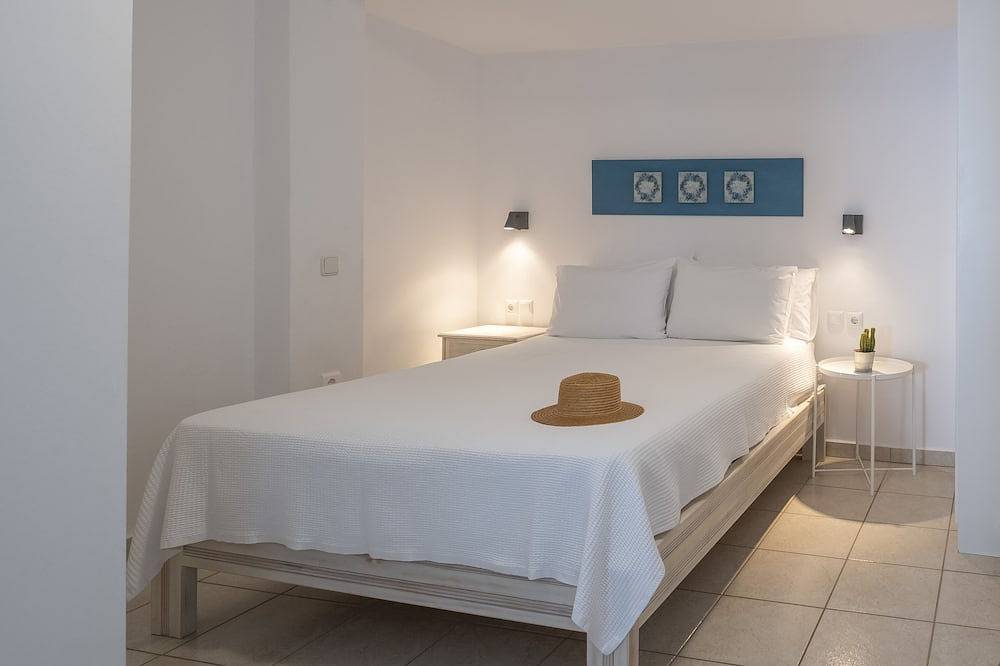 Ganze Wohnung, Waterfront Holiday apartment, in Kiveri, close to Nafplio, Mycenae, Peloponnese in Xiropigado, Kynouria