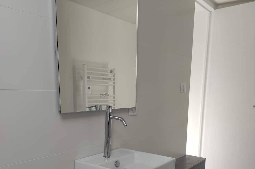 House near the beach Sainte-Marine 2 minutes walk, for 2 persons in Combrit, Côte de Cornouaille