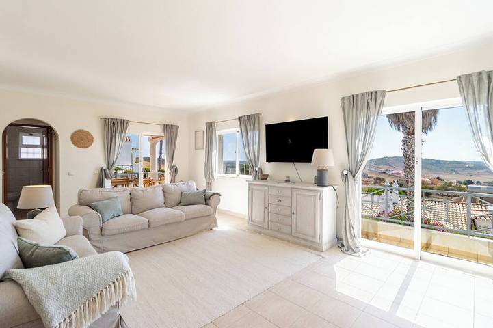 Ferienhaus für 6 Personen, mit Balkon und Pool - 1