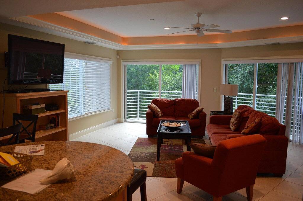 Large Beach Side Townhouse Condo with views of Gulf. Steps to the beach! in Englewood Beach, Manasota Key