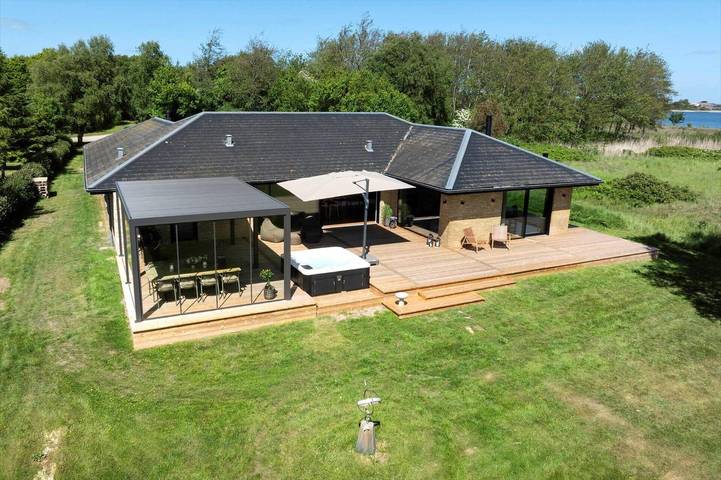 Ferienhaus für 8 Personen, mit Whirlpool und Terrasse - 1