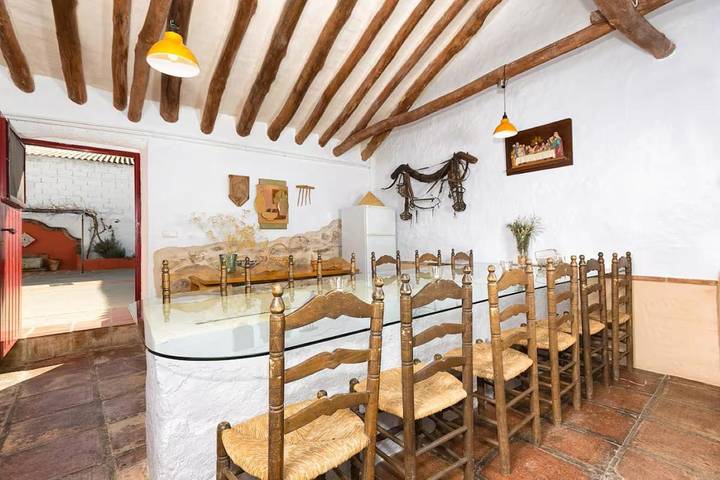 Casa rural para 13 personas, con jardín además de vistas y piscina, Se admiten mascotas en Villanueva del Trabuco - 4