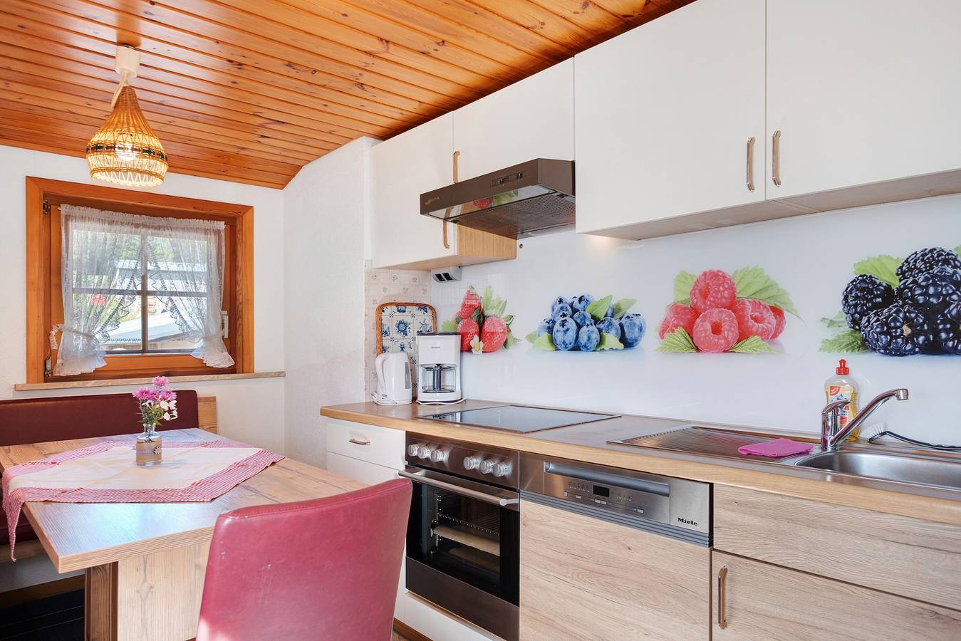 Ganze Wohnung, Ferienwohnung 'Feldbergblick' mit Bergblick, Gemeinschaftsgarten und Wlan in Furtwangen, Südschwarzwald