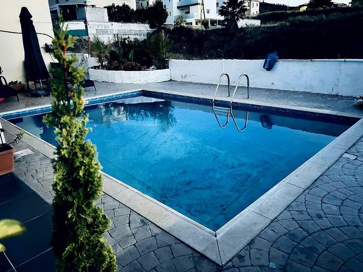 Villa for 7 people, with garden and hot tub as well as terrace and pool, with pets in Cyprus
