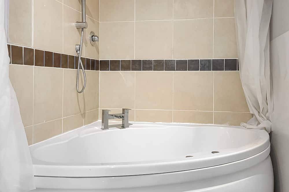 Spring Vale Bungalow in Ardleigh, Essex