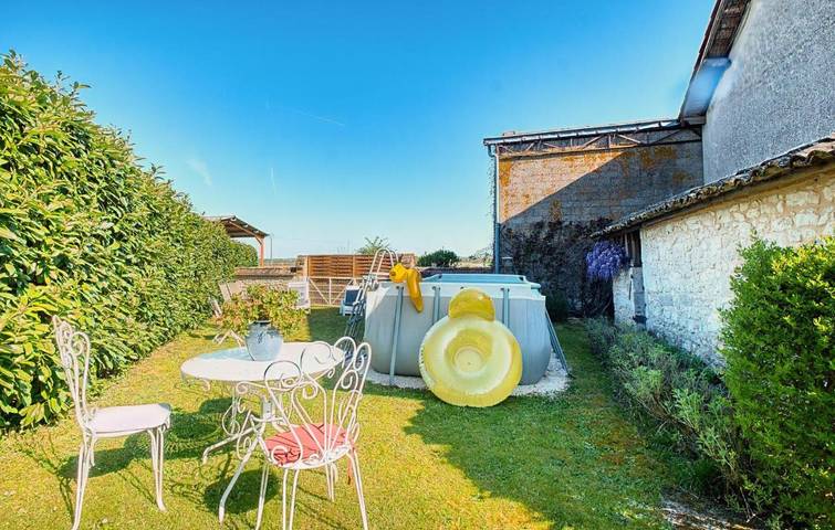 Location de vacances pour 6 personnes, avec piscine, animaux acceptés à Gageac-et-Rouillac - 2