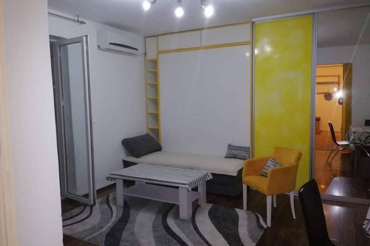 Appartement entier, Yellow Apartment in Podgorica, Municipalité de Podgorica