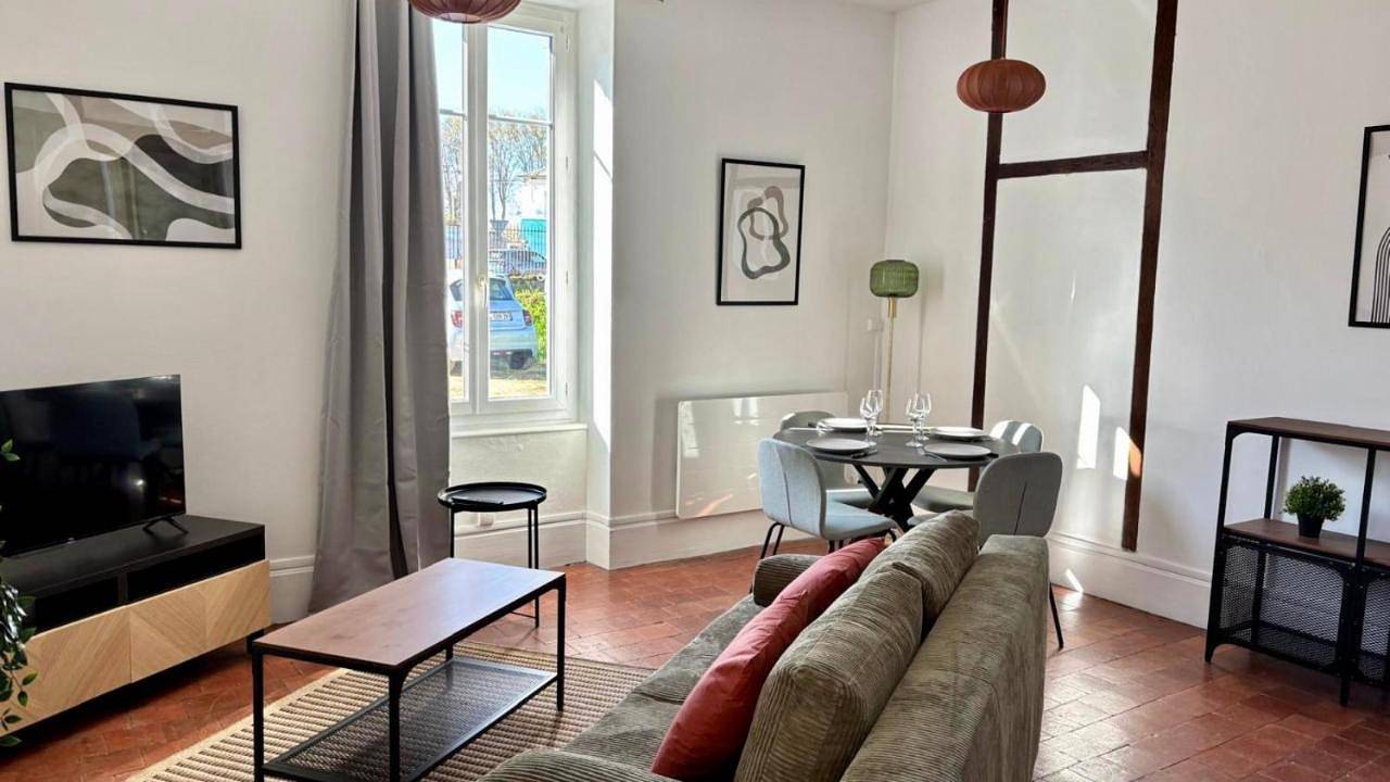 Appartement entier, Les tomettes du faubourg in Nevers, Nièvre