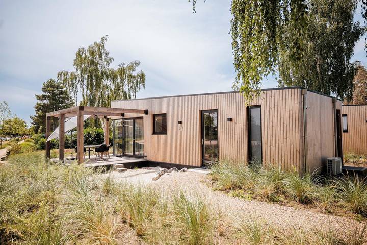 Vakantiewoning voor 4 personen, with Balkon/Terras and Terras as well as Zwembad in Bergen (Limburg)