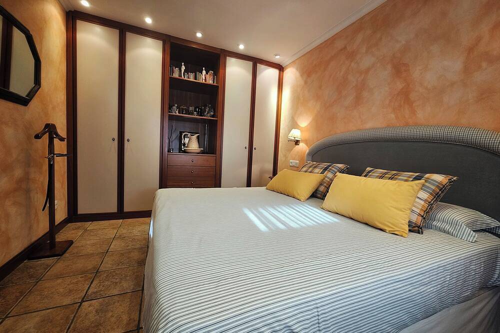 Rural house in Valtierra, Navarra Provinz