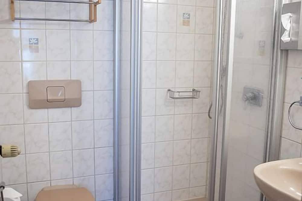 Ganze Wohnung, Maisonette-Ferienwohnung mit Balkon im Kurort Bad Birnbach in Bad Birnbach, Bayerische Golf und Thermenland