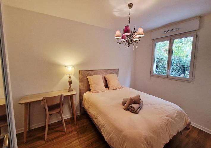 Gîte pour 4 personnes, avec jardin ainsi que vue et terrasse à Claye-Souilly - 3