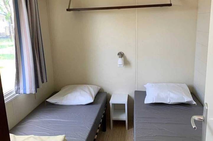 ZEcamping 3 étoiles piscine pet friendly sauna locatif TV 28m2 6 pers in Arvert, Côte de Beauté
