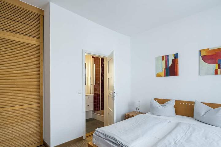 Ferienwohnung für 8 Personen, mit Balkon und Terrasse sowie Garten und Sauna in Kühlungsborn - 4