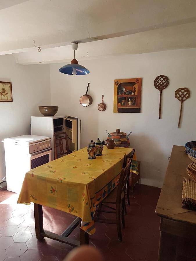 Location de vacances pour 7 personnes, avec piscine ainsi que vue et jardin, animaux acceptés à Rousson - 4