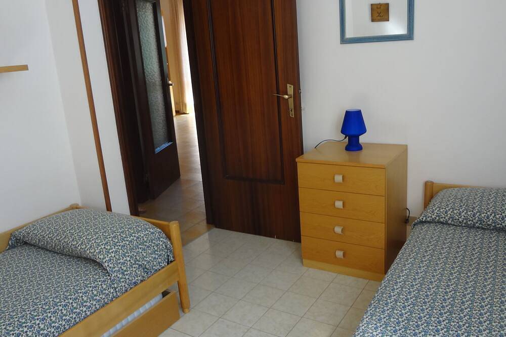 Ganze Wohnung, Im Grünen zwischen den Cinque Terre und dem Tigullio, 1 km vom Zentrum von Deiva Marina entfernt in Deiva Marina, Riviera di Levante