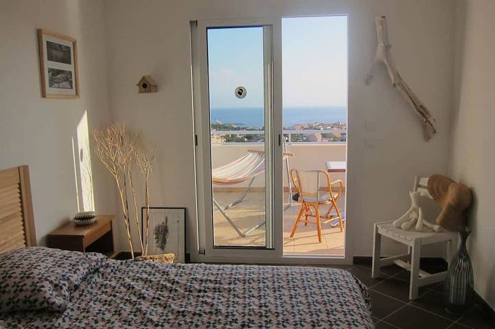 Location de vacances pour 4 personnes, avec terrasse, animaux acceptés à L'Île-Rousse