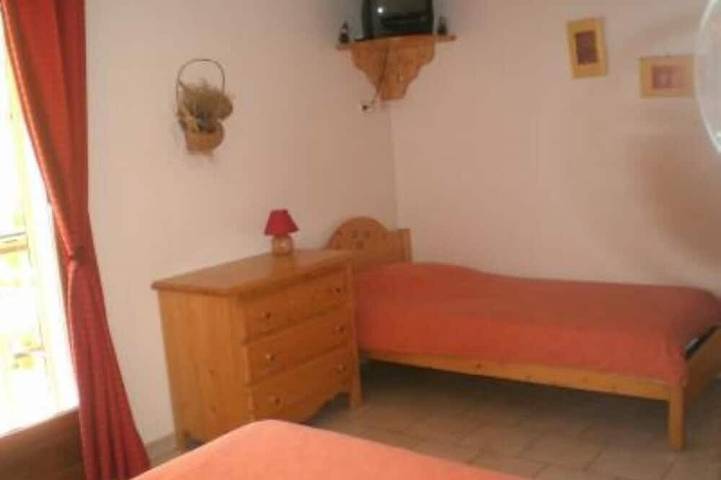 Appartement entier, Très agréable gîte  92 m²   10 / 12 personnes  300 M des pistes de ski  navette in Valloire, Région de Saint-Jean-de-Maurienne
