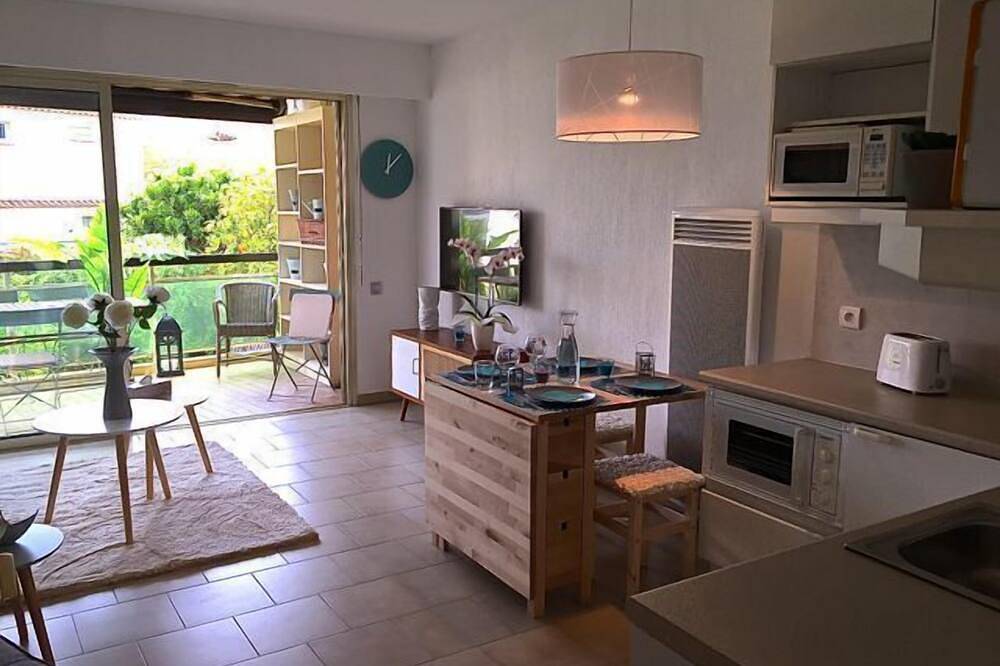 Apartamento entero, Nuevo estudio para 3 personas - Calma absoluta - Playas de Ponteil y Salis in Antibes, Region de Cannes