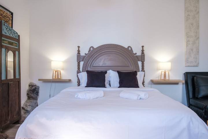 Gîte pour 2 personnes, avec piscine et jardin, animaux acceptés à Calheta - 4