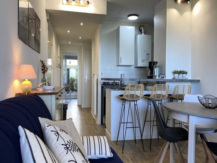 Gîte pour 4 personnes, avec terrasse, adapté aux familles dans Plage Caroual - 4