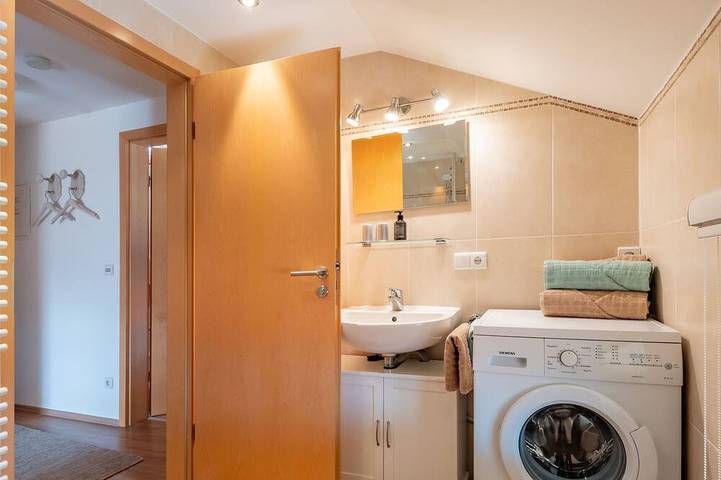 Ganze Wohnung, Ferienwohnung Da Dachstui 60 qm,1 Schlafzimmer, Wohnschlafraum, bis 5 Personen in Samerberg, Bayerische Alpen