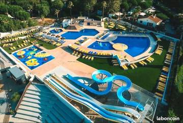 Camping pour 8 personnes, avec piscine ainsi que vue et terrasse, animaux acceptés à Saint-Cyprien