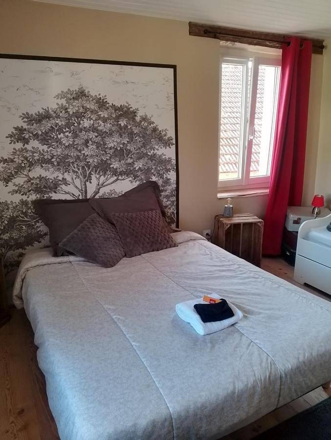 Location de vacances pour 12 personnes, avec Jacuzzi et Terrasse ainsi que Jardin et Vue à Avressieux