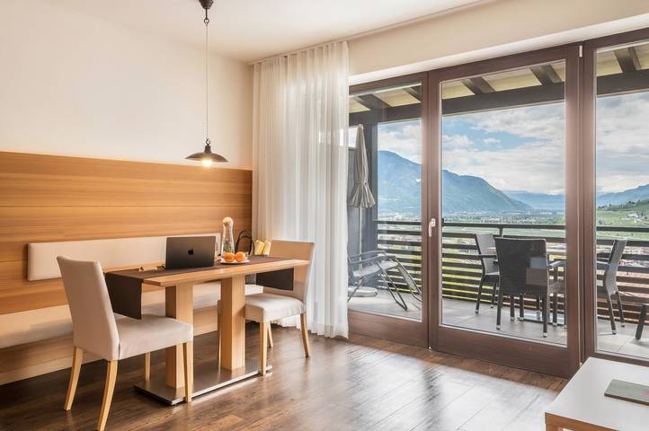 Hel lägenhet, Apartment 'Alagundis  Crystallinus' with Mountain View, Shared Pool and Wi-Fi in Algund, Texel Group