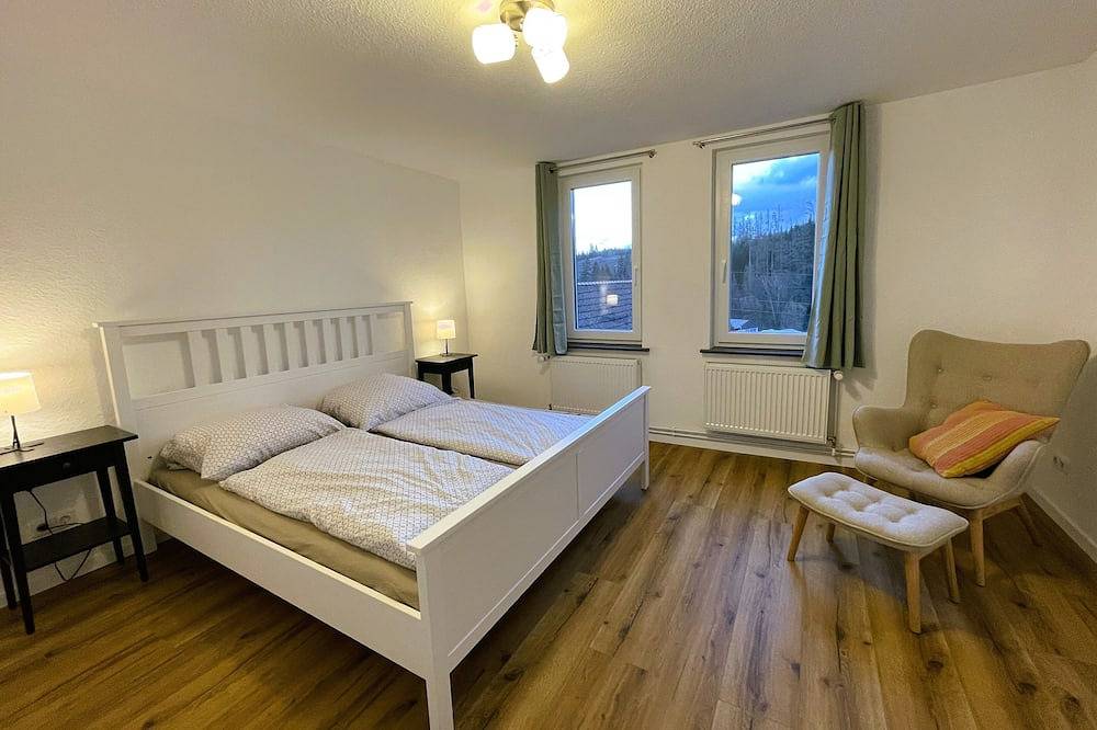 Ganze Wohnung, Große, moderne Ferienwohnung mit Garten und Spielscheune - Hexe 3 in Tanne, Harzvorland