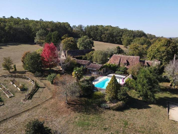Location de vacances pour 9 personnes, avec jardin ainsi que vue et piscine, animaux acceptés à Calès