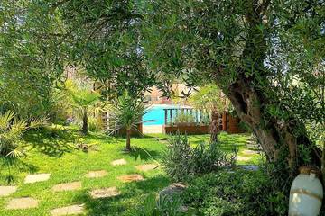 Location de vacances pour 13 personnes, avec piscine et jardin à Saint-Germain-de-Prinçay