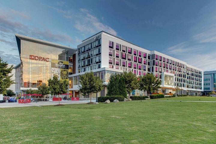Hotel para 3 personas, con piscina además de terraza y vistas - 1