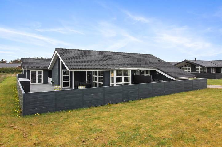 Ferienhaus für 6 Personen, mit Whirlpool und Terrasse sowie Sauna in Løkken