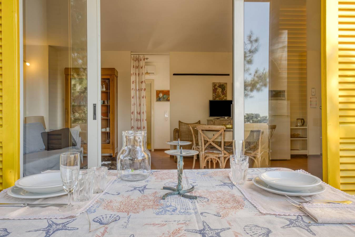Appartement entier, Appartement "Bouganville" avec vue sur la mer, Wi-Fi et climatisation. in Leuca, Castrignano del Capo