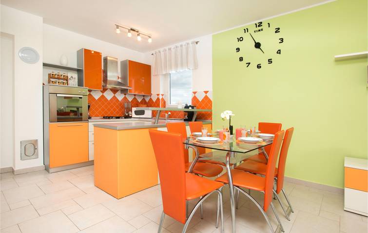 Apartamento vacacional entero, Acogedor apartamento con terraza, cerca de la costa y de varios restaurantes in Fazana, Costa sur de Istria