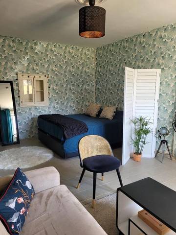 Gîte pour 4 personnes, avec terrasse à Morannes