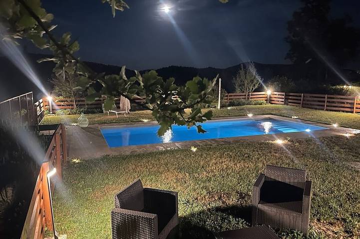 Typical Tuscan Cottage with swimming pool and park,five minutes from San Galgano in Monticiano, Siena e dintorni