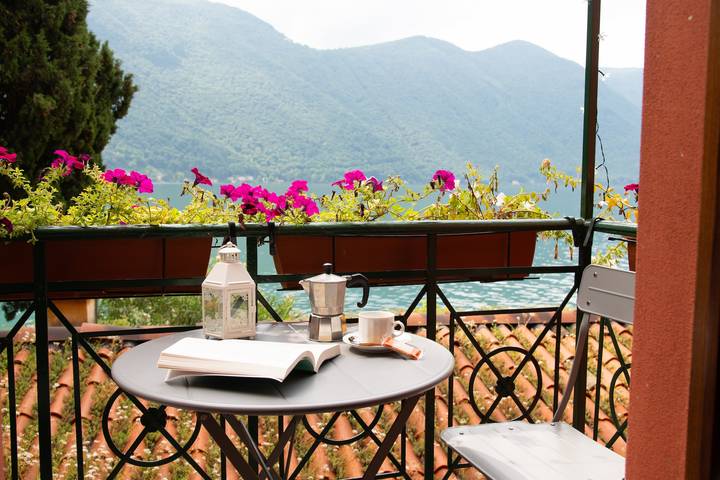 Ferienwohnung für 4 Personen, mit Balkon und Seeblick am Luganersee