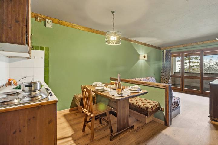 Baita per 4 persone, con balcone, adatto a famiglie con bambini a Sestriere e dintorni